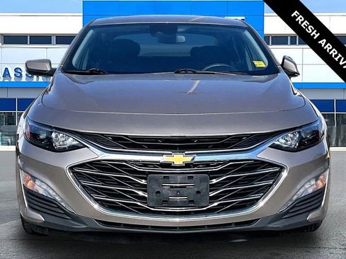 Used 2023 Chevrolet Malibu LT image 2
