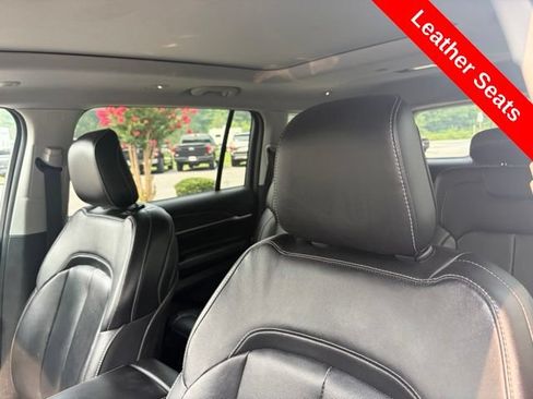 Used 2021 Jeep Grand Cherokee L Limited AWD/4WD image 5