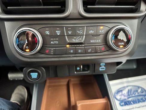 Used 2022 Ford Maverick Lariat w/ Lariat Luxury Package image 20