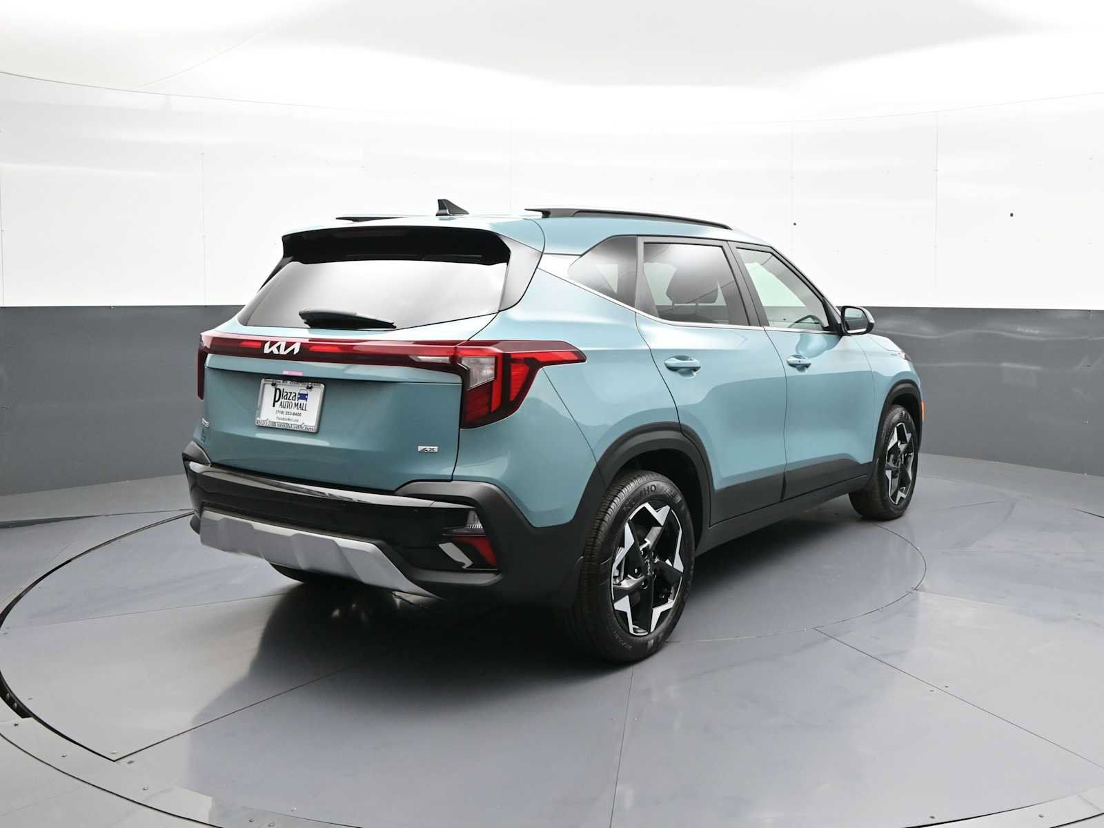 Certified 2025 Kia Seltos EX w/ EX Sunroof Package AWD/4WD image 6
