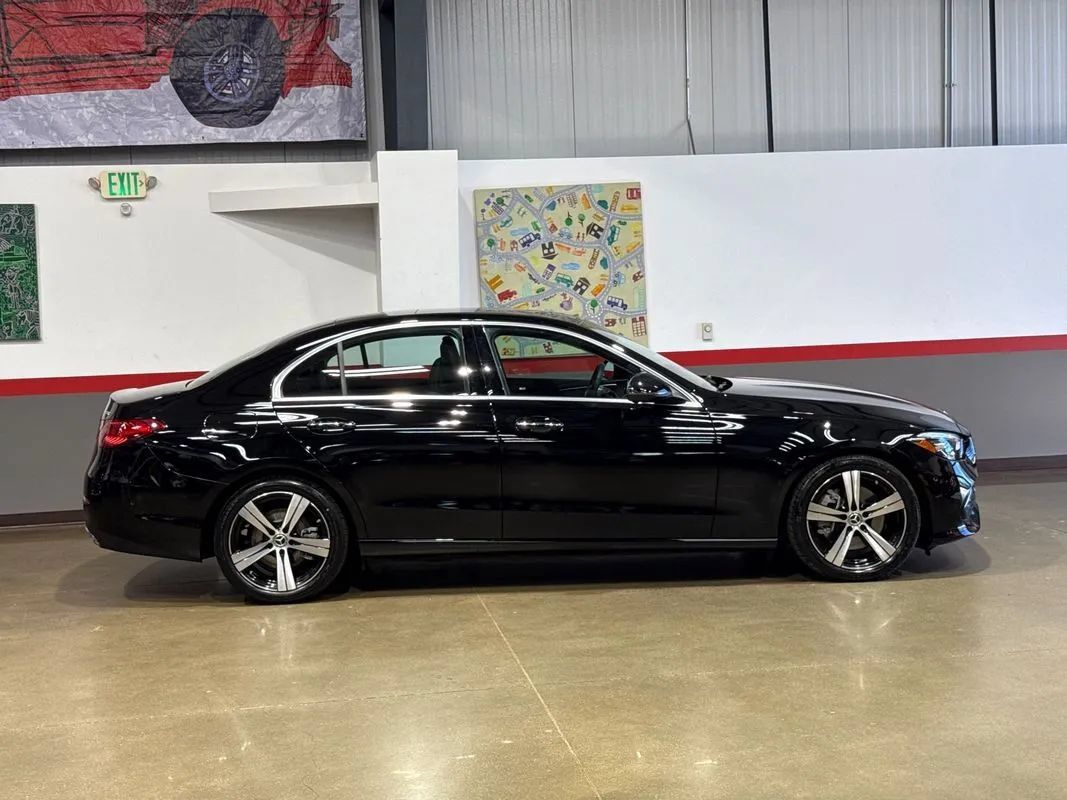 Used 2026 Mercedes-Benz C 300 4MATIC Sedan image 4
