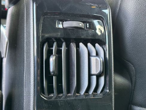 Used 2025 Jeep Compass Limited image 23