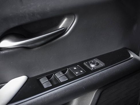 Used 2019 Lexus UX 200 image 11