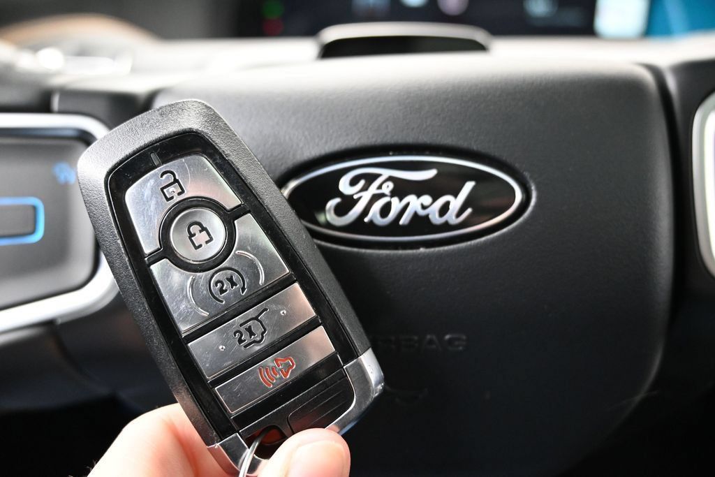 Used 2025 Ford Expedition Tremor AWD/4WD image 46
