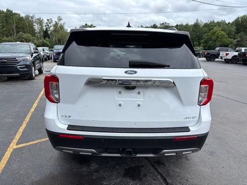 Used 2023 Ford Explorer XLT AWD/4WD image 4