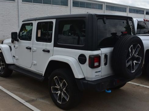 Used 2024 Jeep Wrangler Unlimited AWD/4WD image 6
