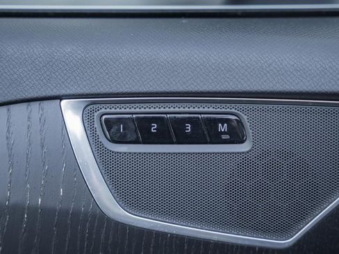 Used 2020 Volvo XC90 T6 Momentum image 40