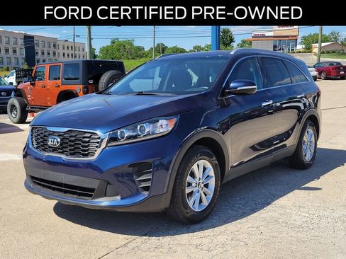 Used 2019 Kia Sorento AWD w/ LX Convenience Package image 2