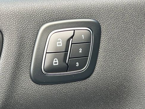 New 2024 Ford Escape SE w/ PHEV Premium Package FWD image 16