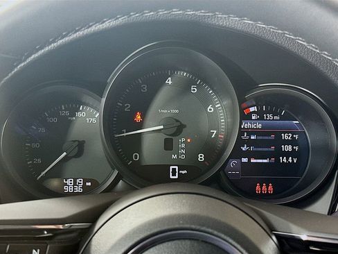 Certified 2026 Porsche Macan image 13