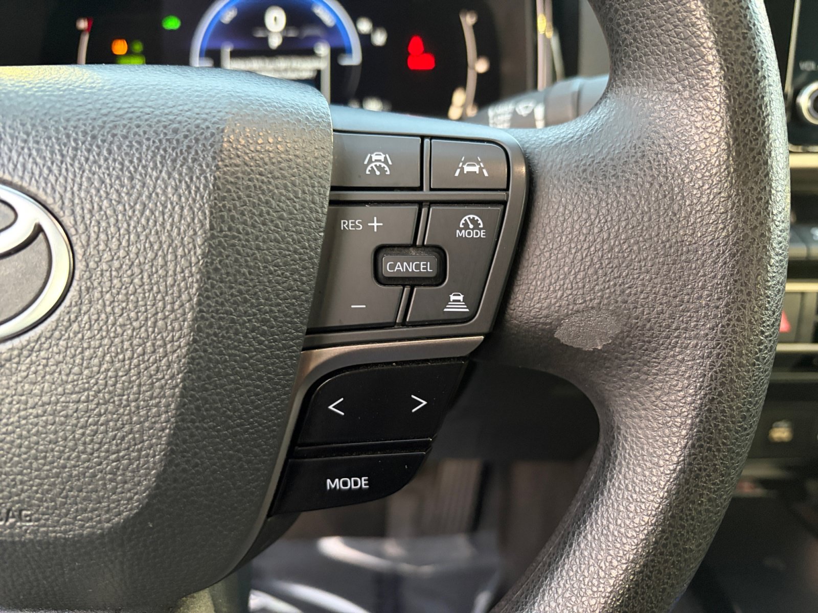 Used 2025 Toyota Camry LE FWD image 15