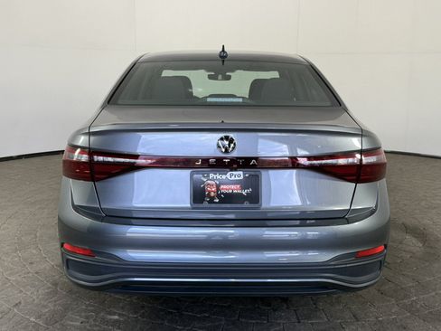 Used 2025 Volkswagen Jetta Sport FWD image 6