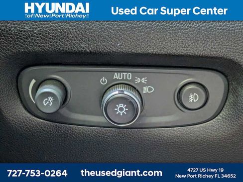 Used 2018 Chevrolet Traverse Premier w/ Driver Confidence II Package FWD image 34