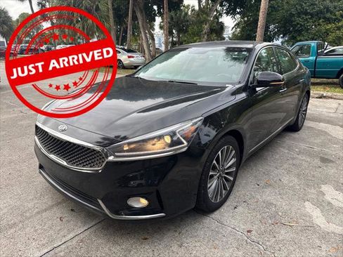 Used 2019 Kia Cadenza Premium image 1