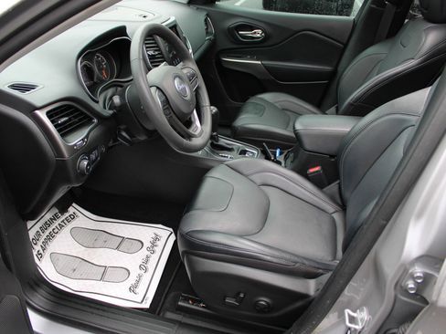 Used 2022 Jeep Cherokee Latitude Lux w/ Sun & Sound Group image 12