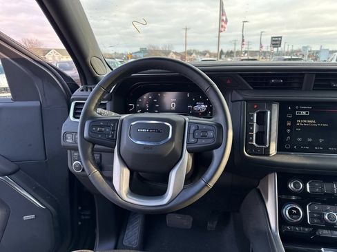 Used 2023 GMC Yukon XL Denali AWD/4WD image 43