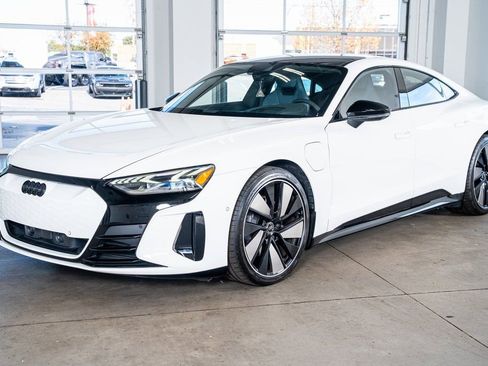 Used 2024 Audi e-tron GT Prestige image 11