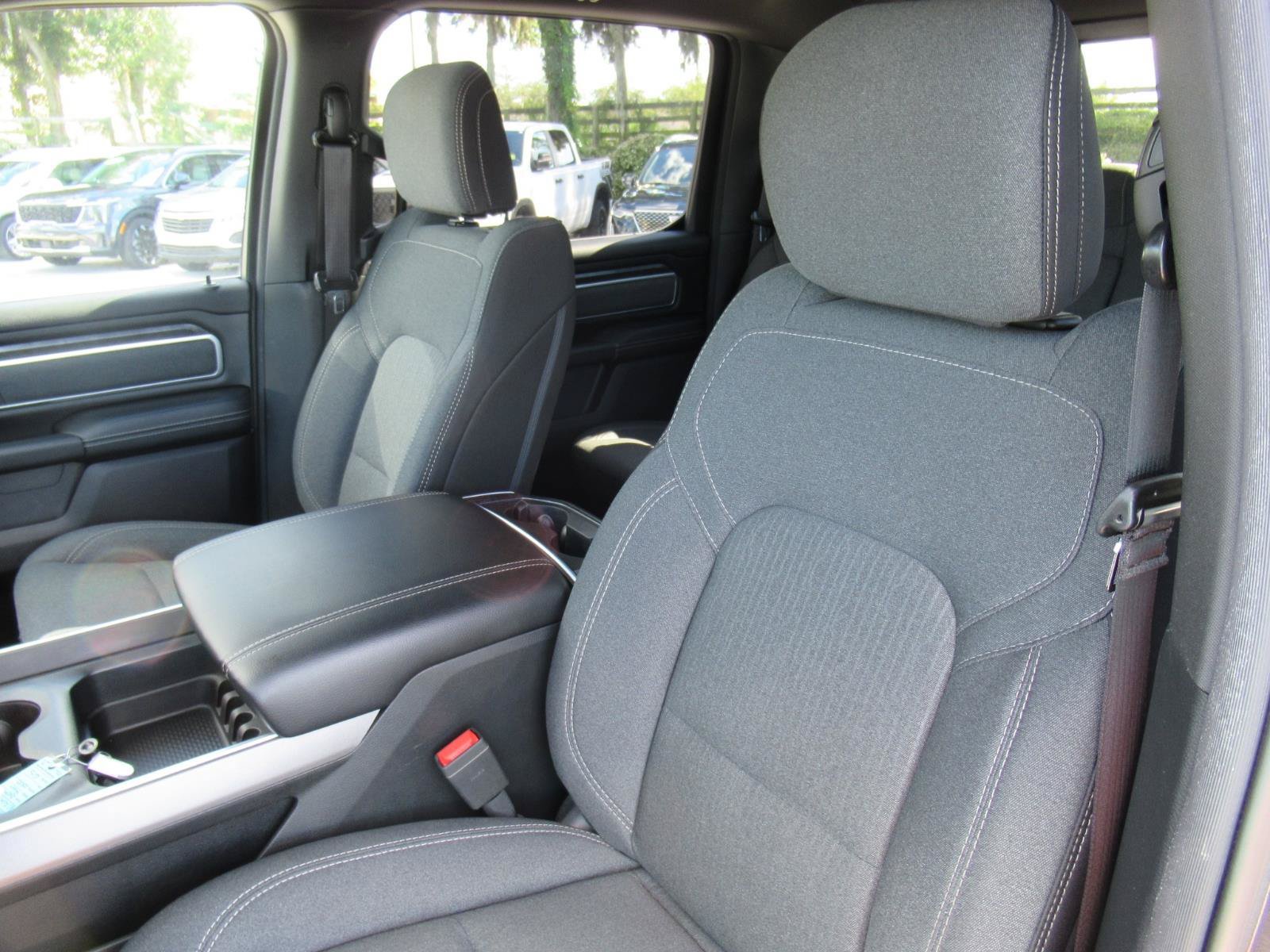 Used 2019 RAM 1500 4x4 Crew Cab image 18
