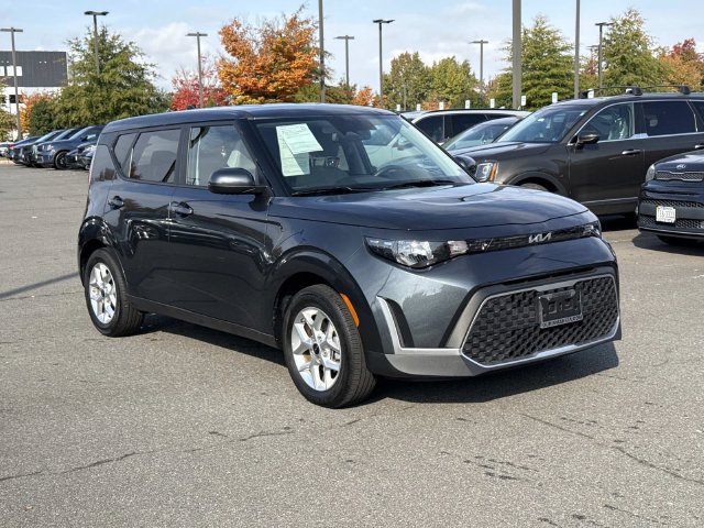 Used 2025 Kia Soul LX w/ LX Technology Package FWD image 1