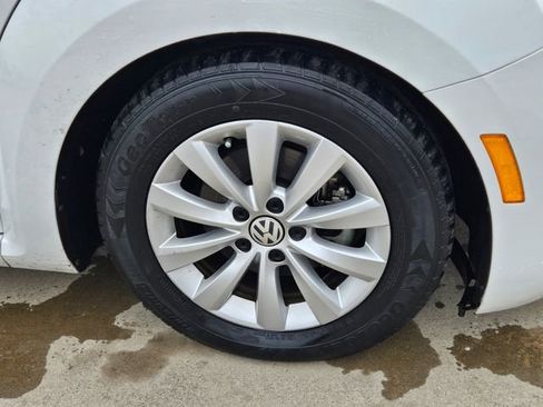 Used 2018 Volkswagen Beetle 2.0T S image 3