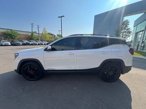 Used 2022 GMC Terrain SLT w/ Tech Package AWD/4WD image 7