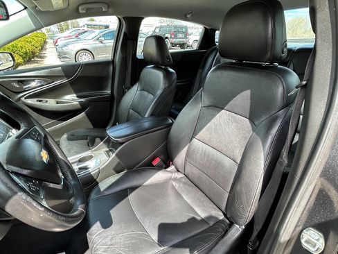 Used 2016 Chevrolet Malibu LT w/ Leather Package image 22