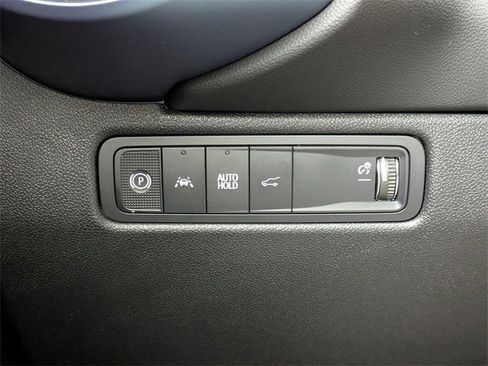 Used 2025 Chevrolet Equinox EV LT w/ Convenience Package image 25