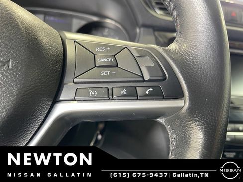 Used 2018 Nissan Rogue SV FWD image 27