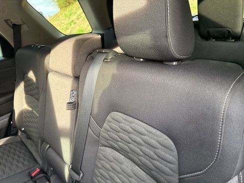 Used 2022 Nissan Pathfinder S image 25