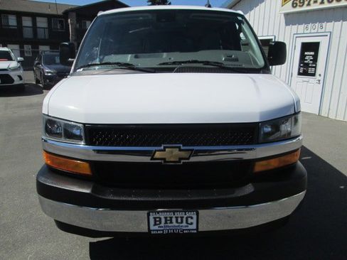 Used 2025 Chevrolet Express 3500 LT w/ LT Preferred Equipment Group RWD image 2