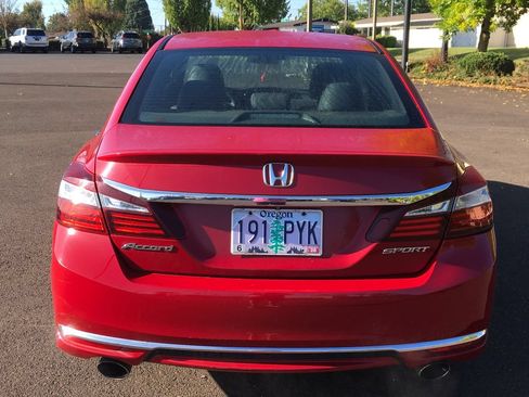 Used 2017 Honda Accord Sport image 5