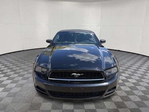 Used 2014 Ford Mustang Convertible RWD image 2