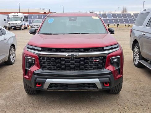 Used 2024 Chevrolet Traverse Z71 w/ Enhanced Driving Package image 9