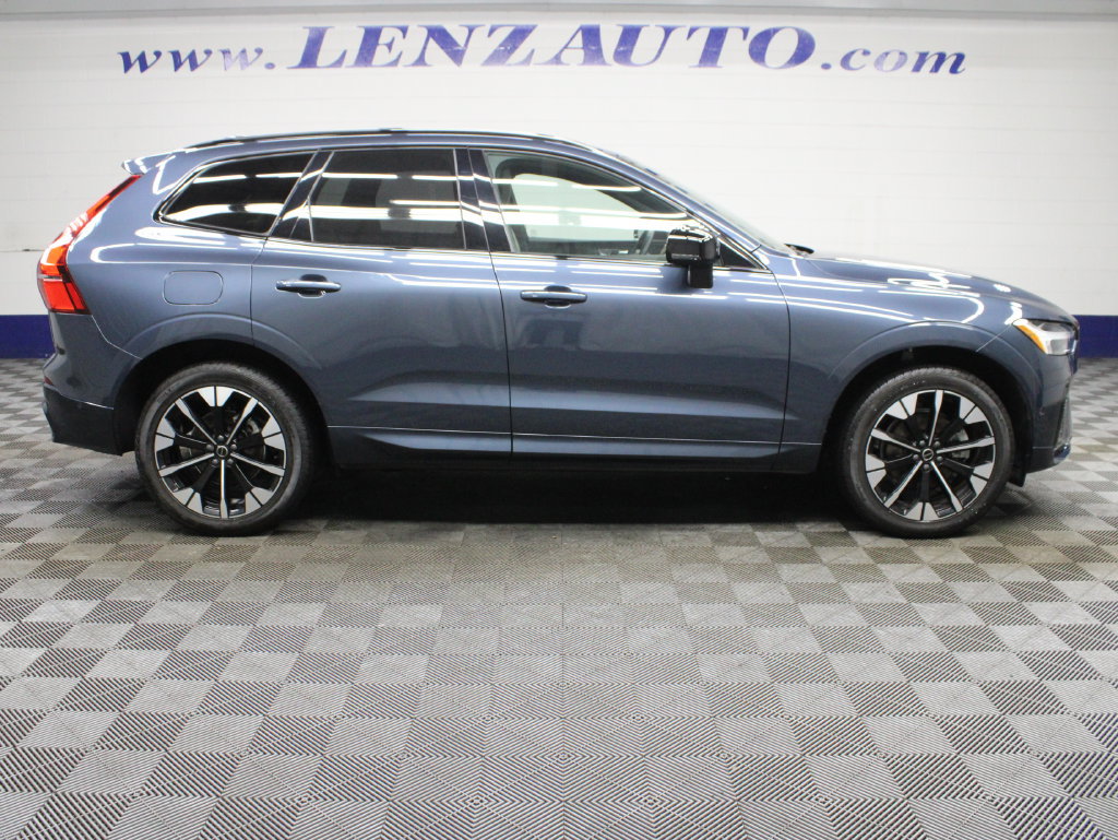 Used 2026 Volvo XC60 B5 Plus w/ Protection Package Premier AWD/4WD image 2