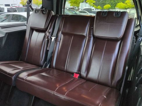 Used 2017 Ford Expedition EL Platinum RWD image 12