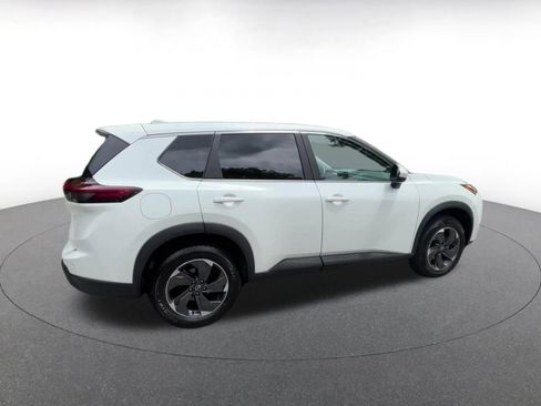 Used 2025 Nissan Rogue SV FWD image 15