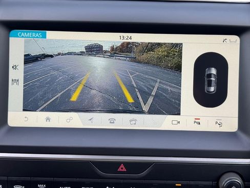 Used 2020 Jaguar E-PACE SE image 24