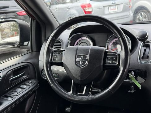 Used 2019 Dodge Grand Caravan SXT w/ Driver Convenience Group image 12