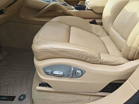 Used 2015 Porsche Cayenne Diesel w/ Premium Package image 17