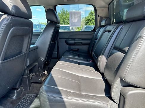 Used 2014 Chevrolet Silverado 2500 LT w/ Interior Plus Package AWD/4WD image 21