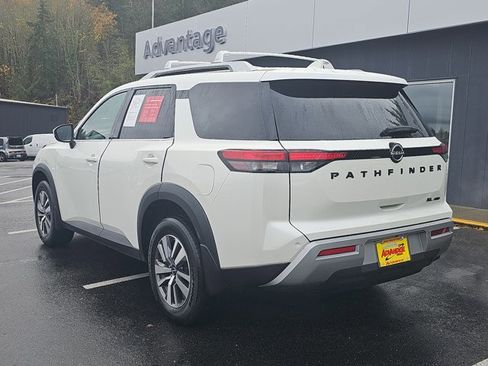 Certified 2023 Nissan Pathfinder SL w/ Lighting Package (N92) image 3