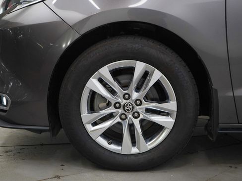 Used 2024 Toyota Sienna Limited AWD/4WD image 31