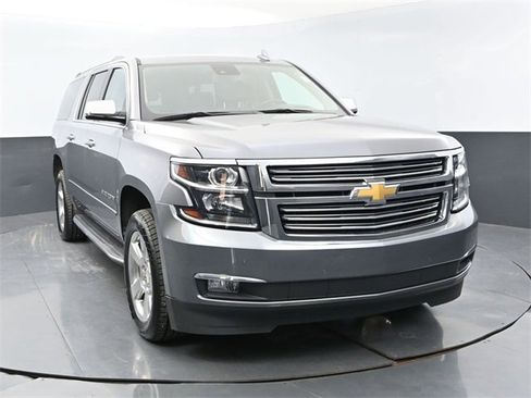 Used 2020 Chevrolet Suburban Premier w/ Premier 6.2L Value Package image 8