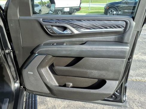 Used 2023 GMC Yukon XL Denali AWD/4WD image 28