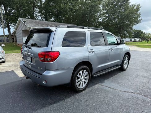 Used 2012 Toyota Sequoia SR5 RWD image 4
