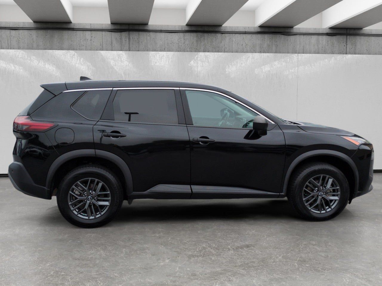 Used 2023 Nissan Rogue S FWD image 8
