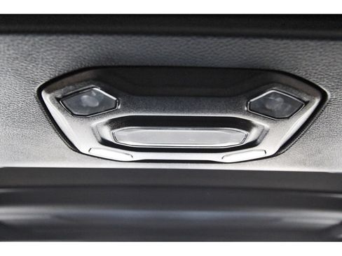 Used 2023 Jeep Wrangler Unlimited Sahara AWD/4WD image 16