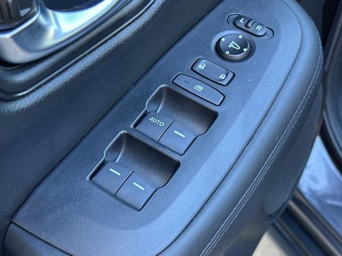 Certified 2023 Honda HR-V LX image 13