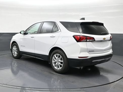 Used 2021 Chevrolet Equinox LT FWD image 3