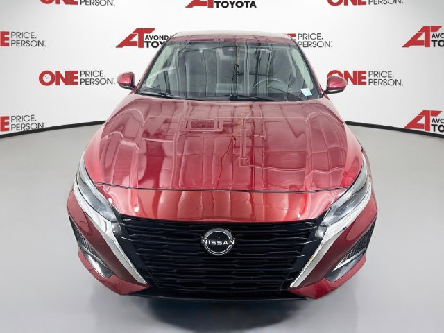 Used 2023 Nissan Altima 2.5 SV FWD image 2